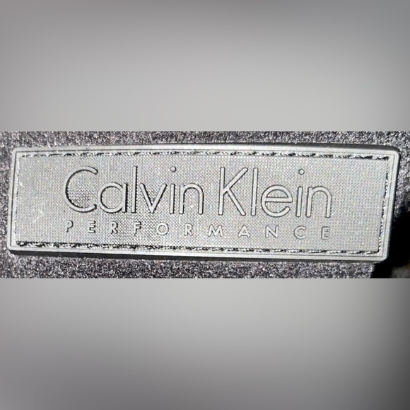 New ck Gorgeous vintage semi cropped oversized hoodie by vintage Calvin … - Picture 10 of 14